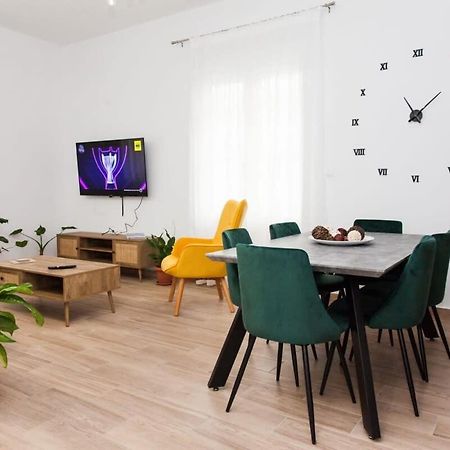 Beautiful New Apartment In Petralona เอเธนส์ ภายนอก รูปภาพ