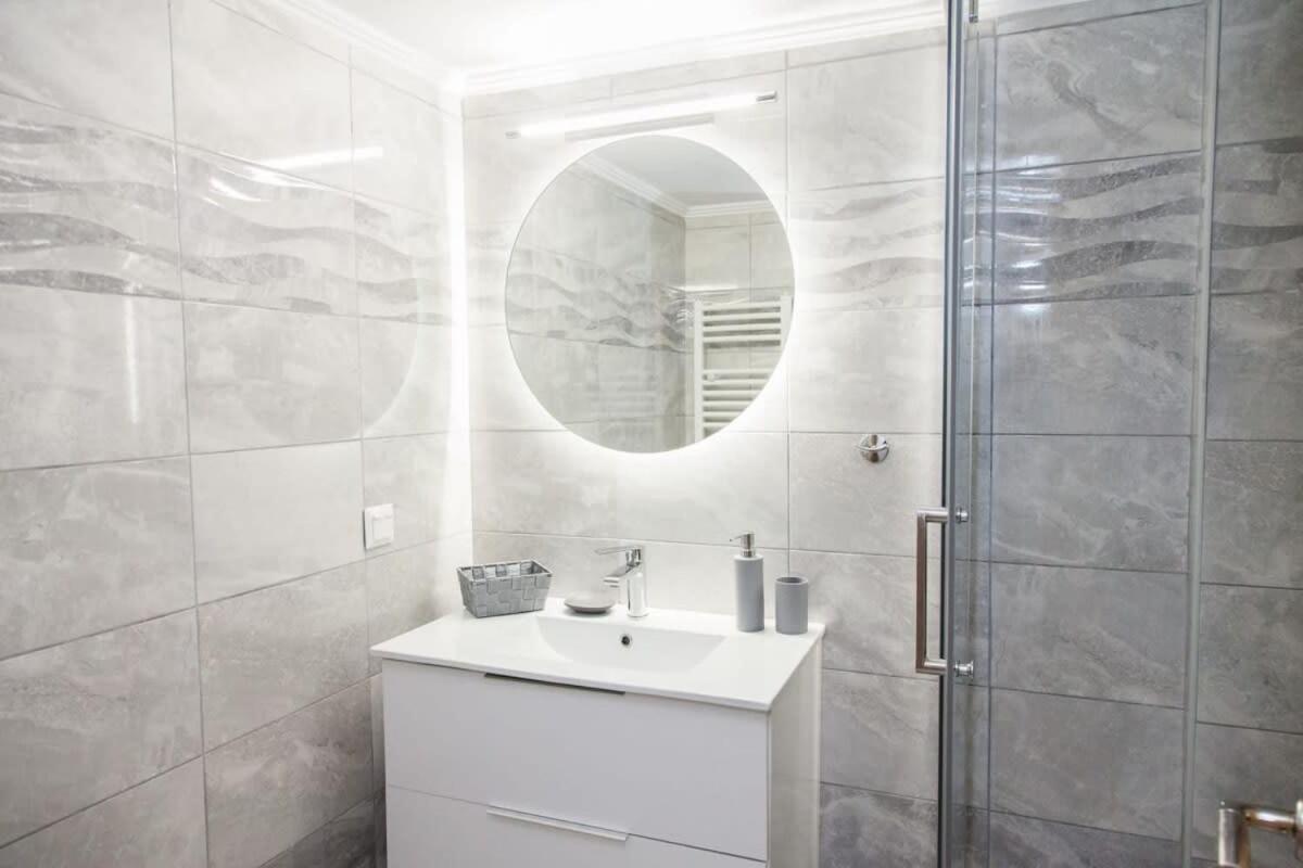 Beautiful New Apartment In Petralona เอเธนส์ ภายนอก รูปภาพ