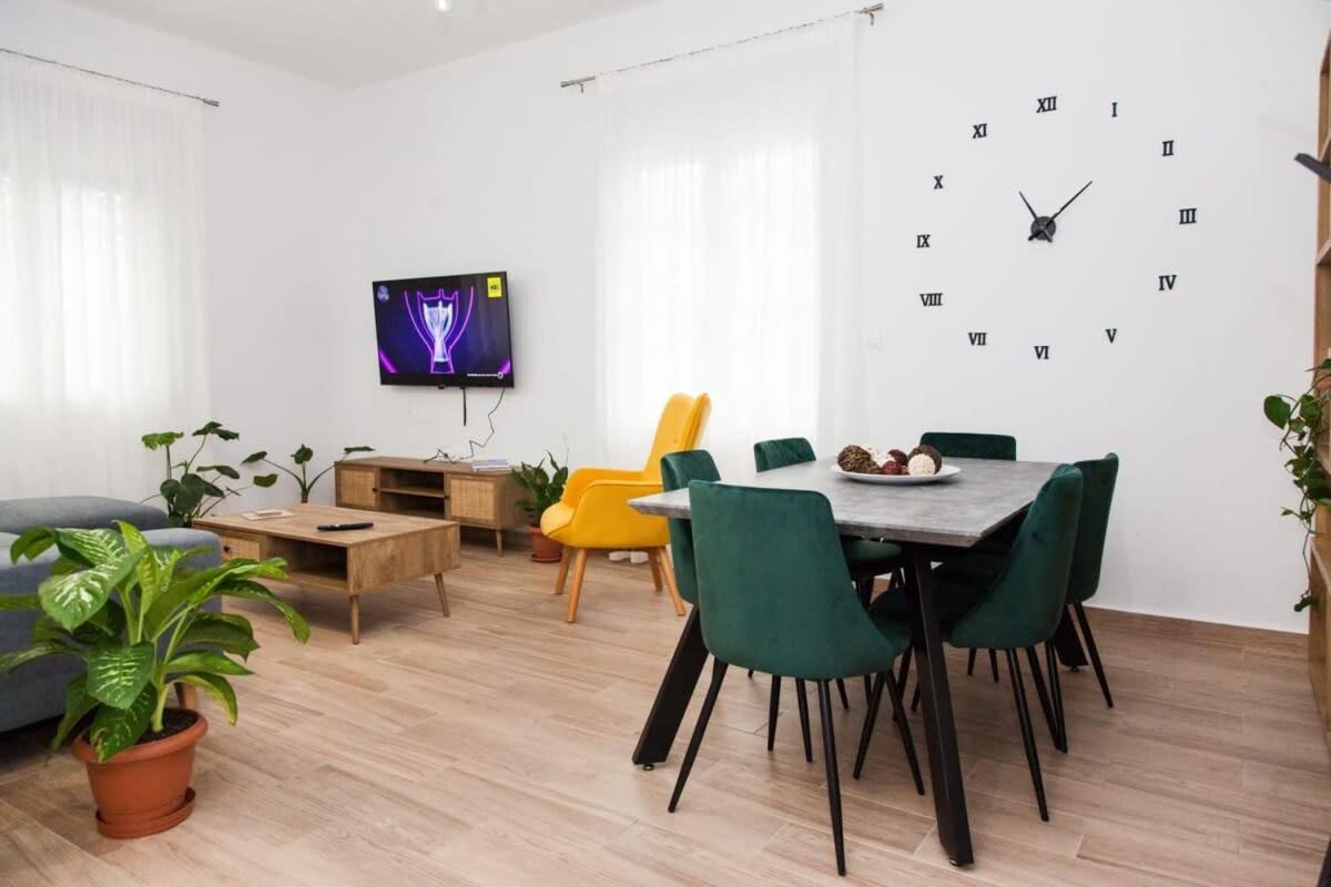 Beautiful New Apartment In Petralona เอเธนส์ ภายนอก รูปภาพ